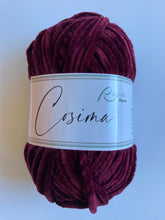 Lade das Bild in den Galerie-Viewer, COSIMA Chenillegarn Farbe 008 weinrot