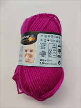 Lade das Bild in den Galerie-Viewer, Baby Smiles Merino Wool