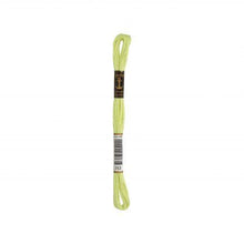 Lade das Bild in den Galerie-Viewer, Anchor Sticktwist 12x8m/ Farbnummern 0146 - 0302 - wolle4you - Online Versand - Merinowolle - Sockenwolle - Baumwolle - Handarbeitsgarne aller Art