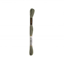 Lade das Bild in den Galerie-Viewer, Anchor Sticktwist 12x8m / Farbnummern 1034 - 9575 - wolle4you - Online Versand - Merinowolle - Sockenwolle - Baumwolle - Handarbeitsgarne aller Art
