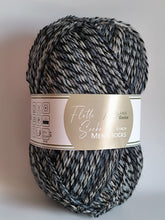 Lade das Bild in den Galerie-Viewer, Strumpfwolle ``FLOTTE SOCKE ``Mens Socks 6-fädig 150 gramm
